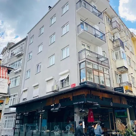 Recently Renovated Designer 2 Bedroom *