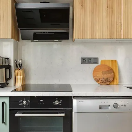 公寓 Recently Renovated Designer 2 Bedroom *